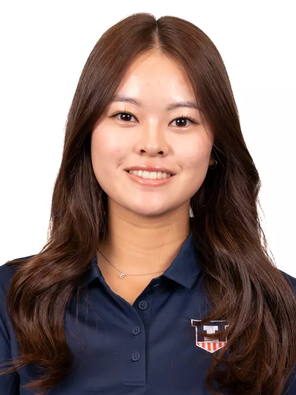 Erica Lee 2023-24 Headshot