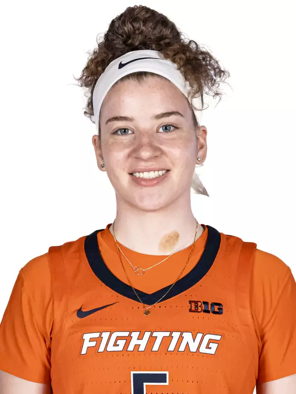 CHAMPAIGN, IL - September 21, 2023 - Illinois Guard Gretchen Dolan (#5) headshot taken 2023-2024 Production Day at Ubben Basketball Complex in Champaign, IL. Photo By Madison Dabrowski
