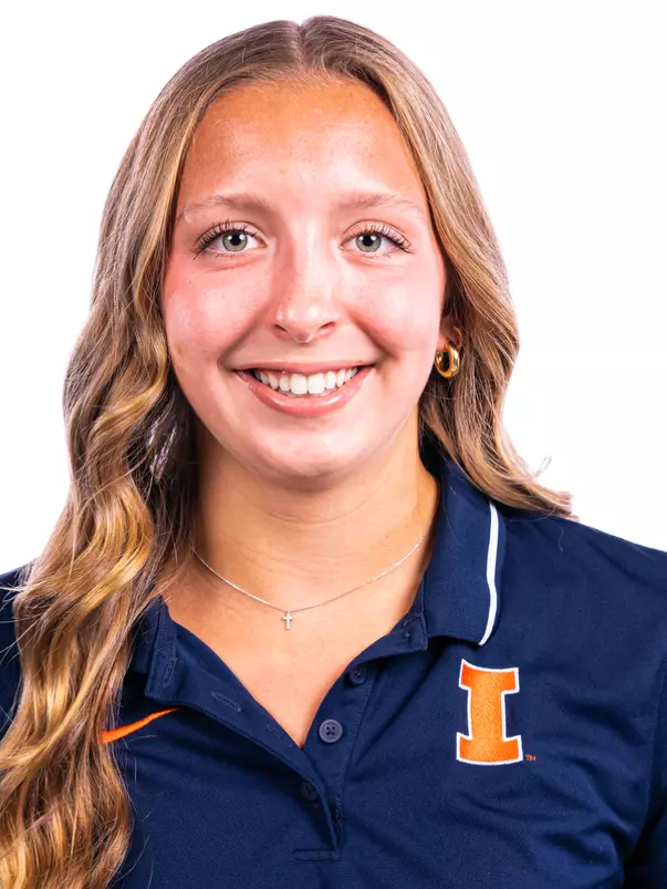 Champaign, IL - October 02, 2024 - Illinois Distance Runner Mabry Bruhn headshot taken during 2024 Fall Staff Headshot Day at Bielfeldt Athletic Administration Building in Champaign, IL. (Photo By Kevin Snyder/Illinois Athletics)