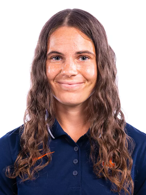 Champaign, IL - October 02, 2024 - Illinois Distance Runner Daniella Hubble headshot taken during 2024 Fall Staff Headshot Day at Bielfeldt Athletic Administration Building in Champaign, IL. (Photo By Kevin Snyder/Illinois Athletics)