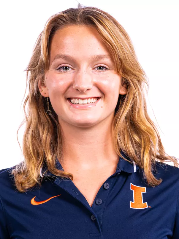 Champaign, IL - October 02, 2024 - Illinois Distance Runner Amalia Malecek headshot taken during 2024 Fall Staff Headshot Day at Bielfeldt Athletic Administration Building in Champaign, IL. (Photo By Kevin Snyder/Illinois Athletics)