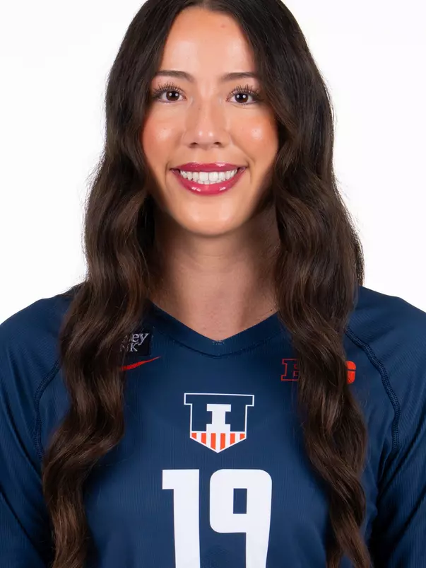 July 29, 2026 - Headshot for Alyssa Aguayo (#19) - Champaign, IL. Photo by Ashley Ray/Fighting Illini