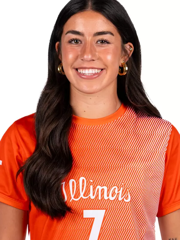 July 22, 2026 - Headshot for Emma Yee (#7) - Champaign, IL. Photo by Ashley Ray/Fighting Illini