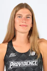 Women's cross country and track runner Kate Currie head shot