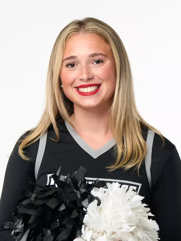 Bella Wynn Head Shot