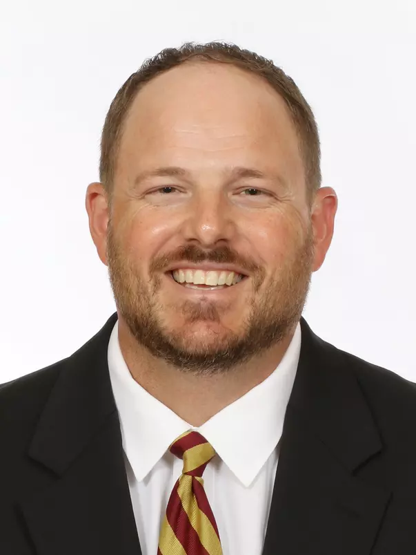 Headshots: Luke Bryant - Assistant Track & Field Coach - Throws Coach
Use Image #24-179RL (001)