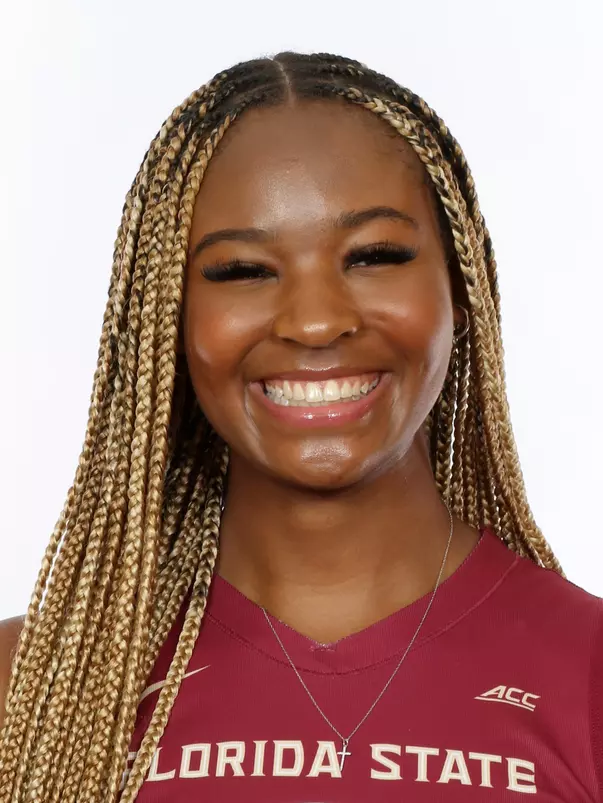 Headshots: Kelsey Perry - Volleyball
Use Image #24-176RL (036)