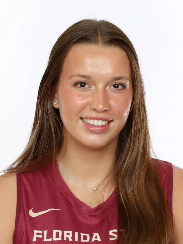 Headshots: Ashley Reynolds - Volleyball
Use Image #24-176RL (024)