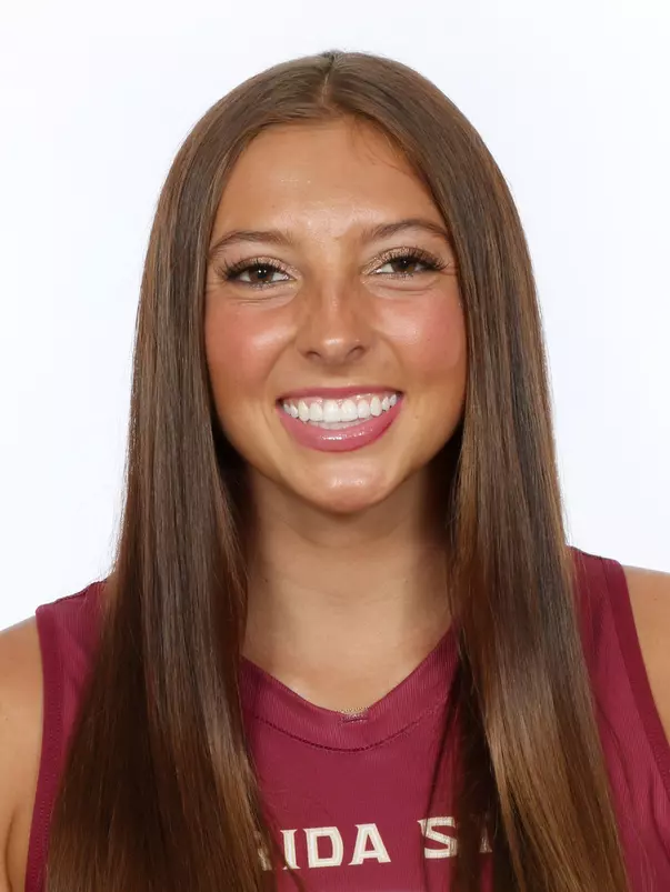 Headshots: Loren Robertson - Volleyball
Use Image #24-176RL (009)