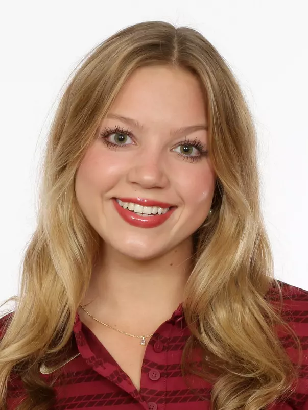Headshots: Swimming & Diving Day 1 -
Isabelle Barga
Use Image #24-220RL (051)