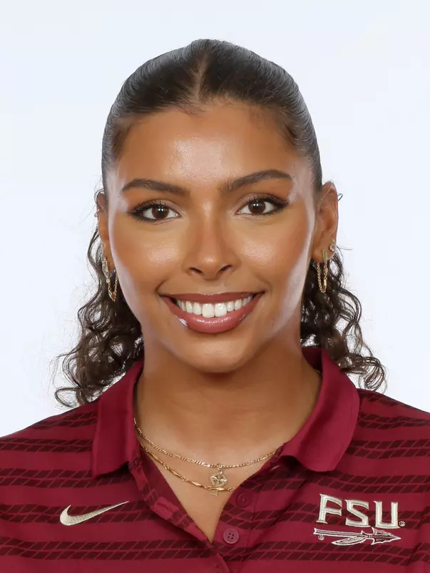 Headshots: Swimming & Diving Day 1 -
Kidiest Hodgson
Use Image #24-220RL (126)