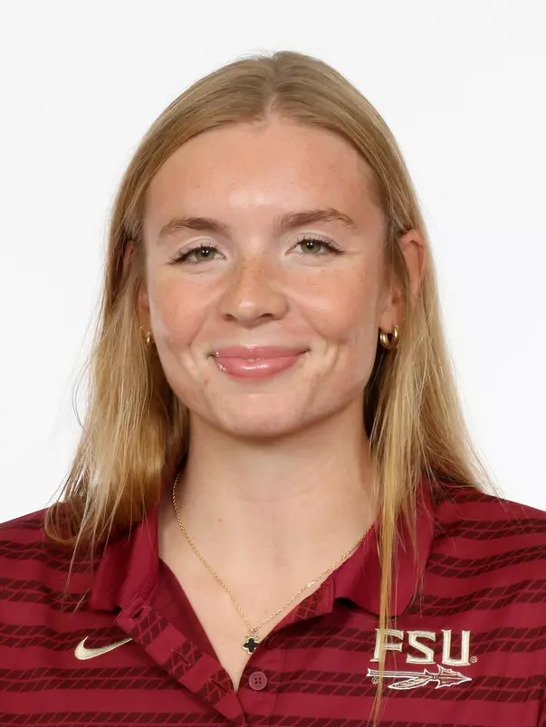 Headshots: Swimming & Diving Day 1 -
Madeline Huggins
Use Image #24-220RL (035)