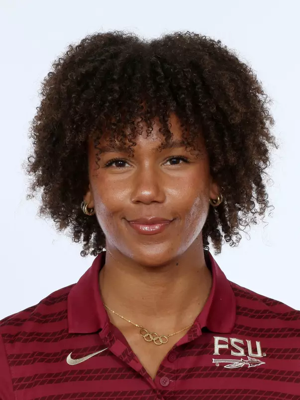 Headshots: Swimming & Diving Day 1 -
Gloria Muzito
Use Image #24-220RL (072)