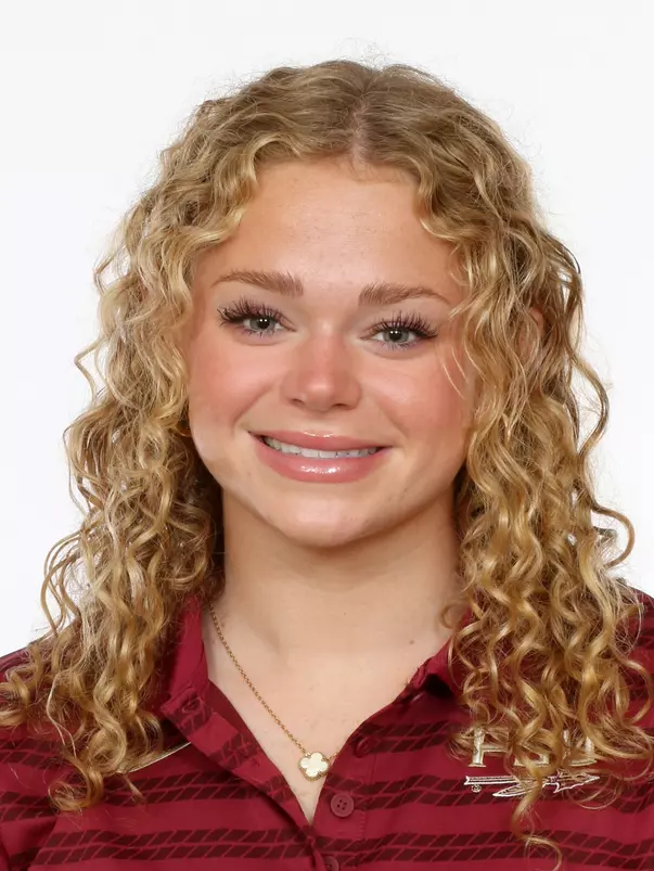 Headshots: Evlin Riederer - Swimming & Diving
Use Image #24-230RL (008)