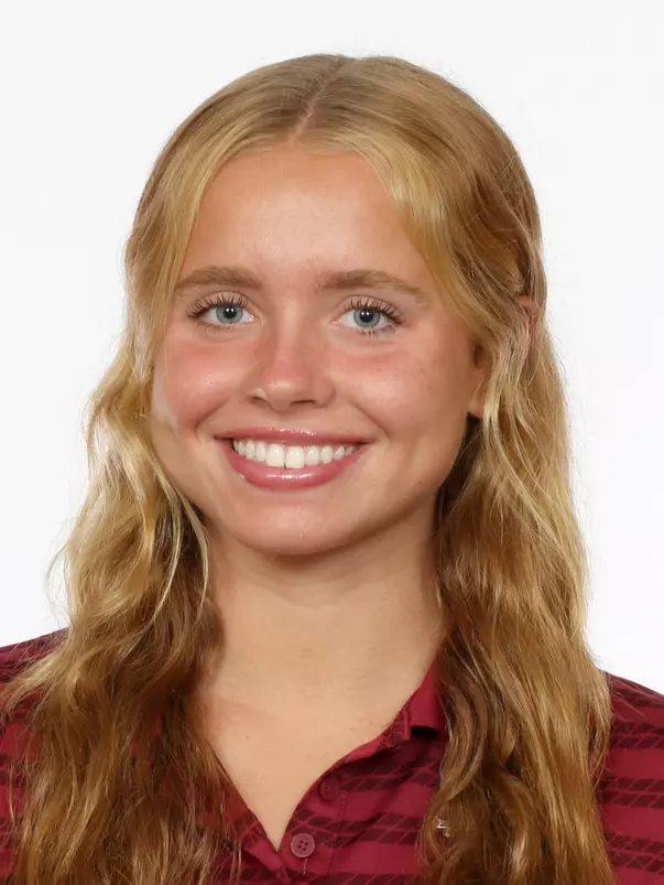 Headshots: Maryn McDade - Swimming & Diving
Use Image #24-230RL (010)