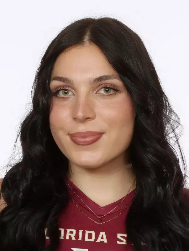 Headshots: Iane Henke - Volleyball
Use Image #25-214RL (014)