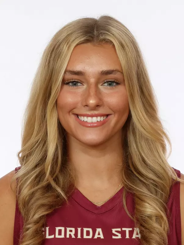 Headshots: Lily Nicholson - Volleyball
Use Image #25-214RL (024)