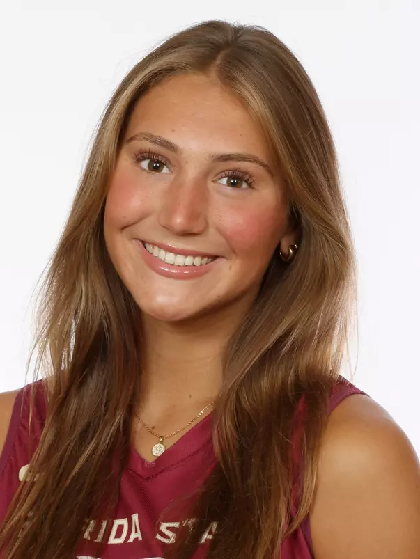 Headshots: Kaylee Peper - Volleyball
Use Image #25-214RL (045)