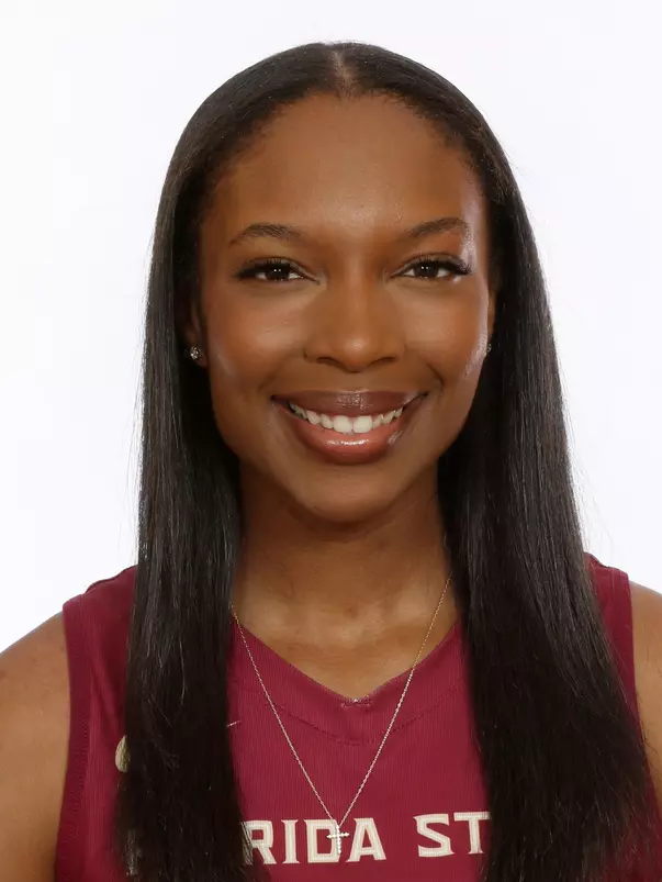 Headshots: Caylan Russ
Use Image #25-235RL (006)