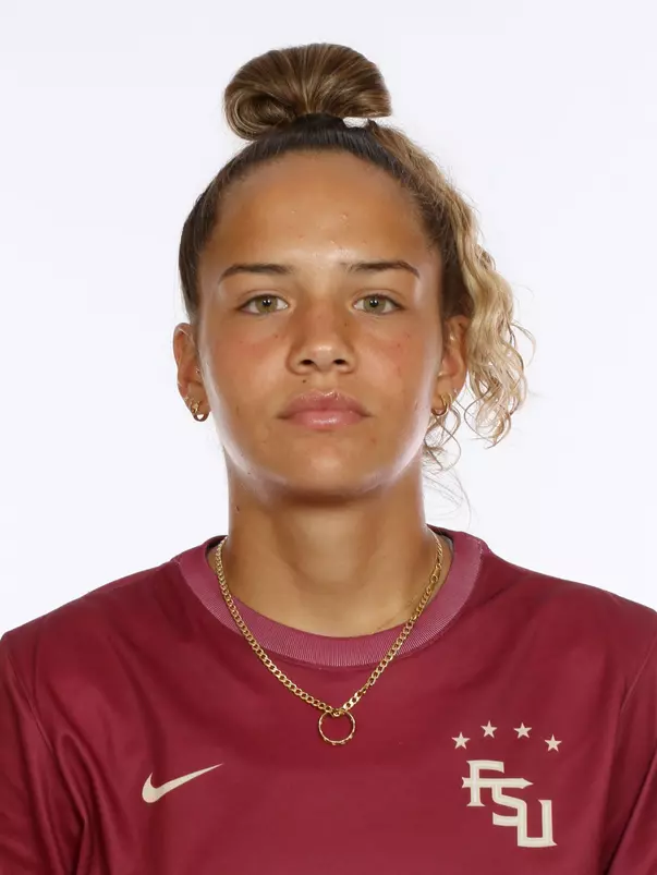 Headshots: Lara Dantas - Soccer
Use Image #25-233RL (035)