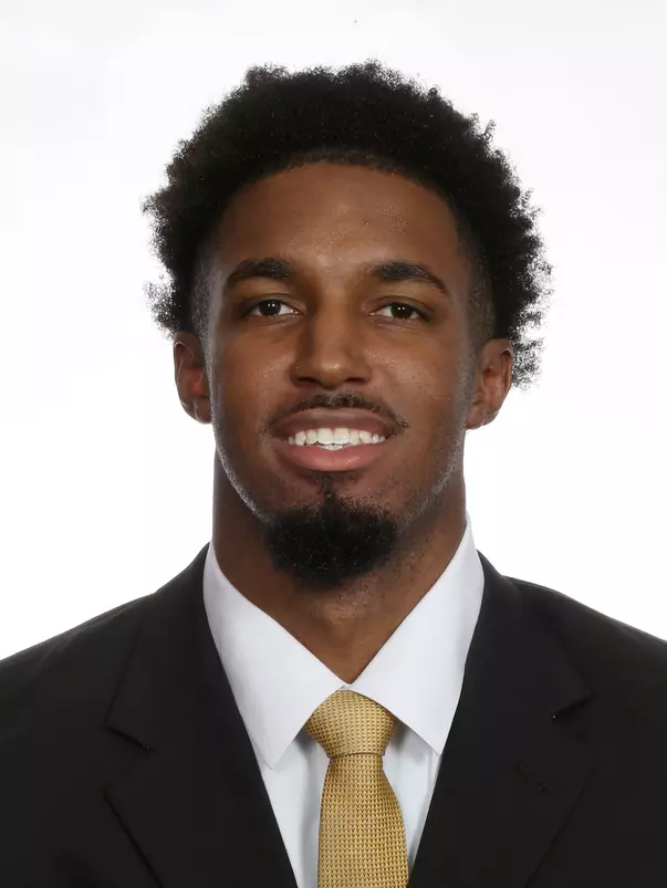 Headshots: Chauncey Wiggins - Men's Basketball
Use Image #25-204RL (006)