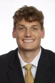 Headshots: Alex Steen - Men's Basketball
Use Image #25-204RL (010)