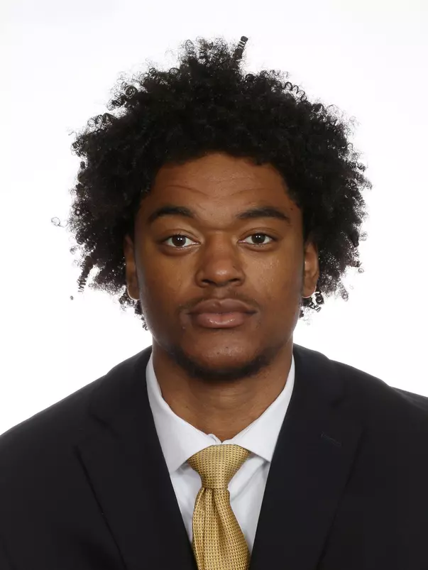 Headshots: Martin Somerville - Men's Basketball
Use Image #25-204RL (038)