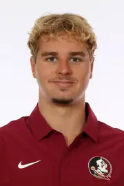 Headshots: Michel Arkhangelskiy - Men's Swimming & Diving
Use Image #25-289RL (002)