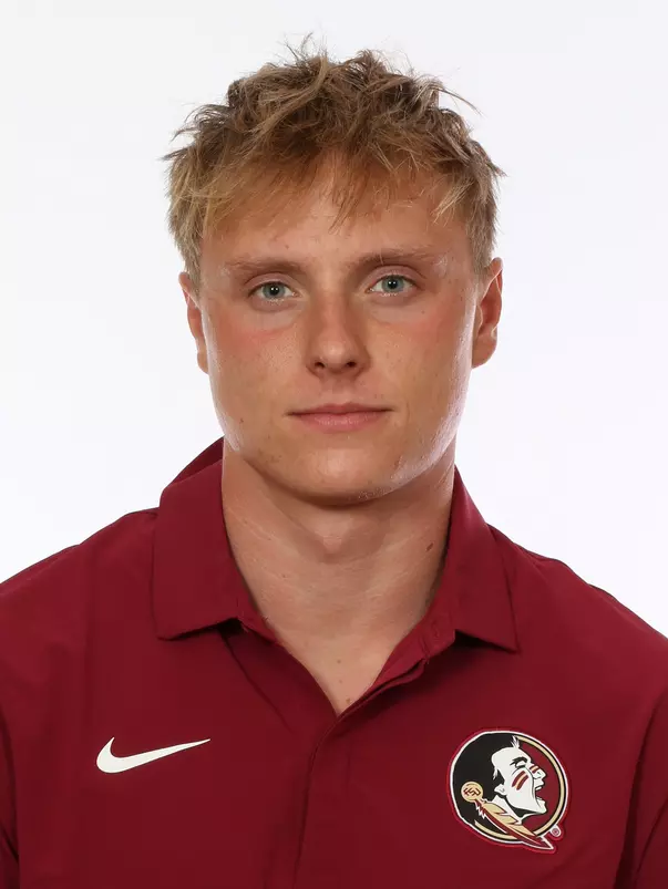 Headshots: Mathias Christensen - Men's Swimming & Diving
Use Image #25-289RL (045)