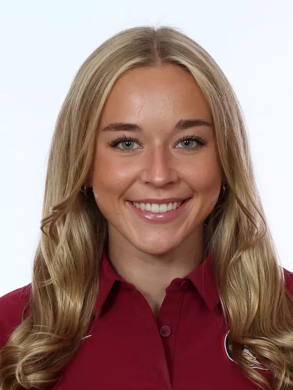 Headshots: Kayleigh Clark - Women's Swimming & Diving
Use Image #25-289RL (075)