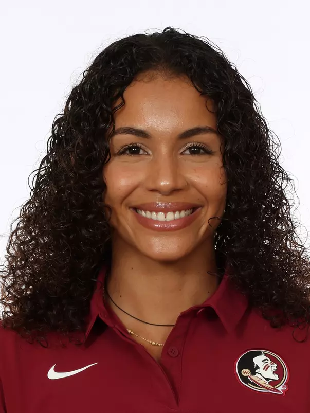 Headshots: Mika Hideyer - Women's Swimming & Diving
Use Image #25-289RL (057)