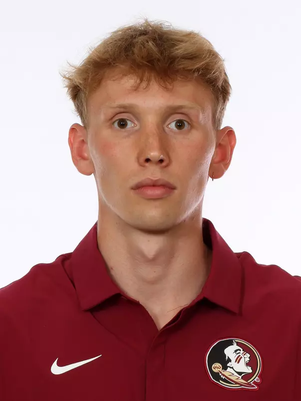 Headshots: Fred Lindholm - Men's Swimming & Diving
Use Image #25-289RL (086)