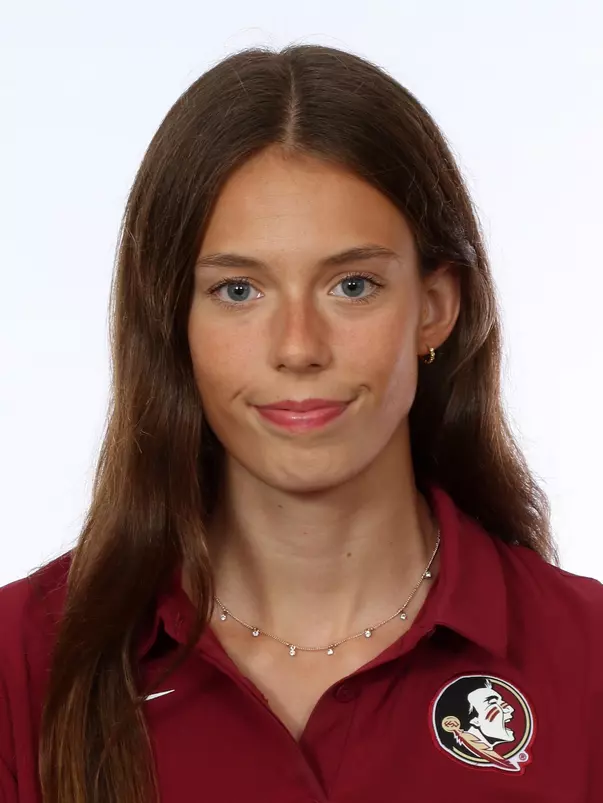 Headshots: Julia Mansson - Women's Swimming & Diving
Use Image #25-289RL (066)