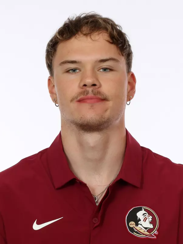 Headshots: Tobias Schulrath - Men's Swimming & Diving
Use Image #25-289RL (037)