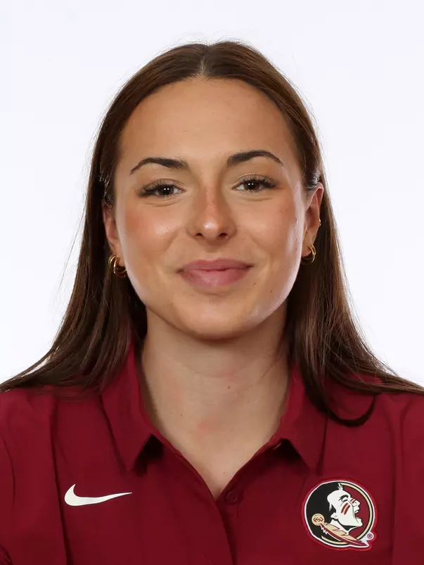 Headshots: Alice Velden - Women's Swimming & Diving
Use Image #25-289RL (046)