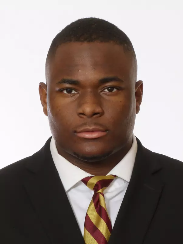 Headshots: Chimdia Nwaiwu - Football
Use Image #26-015RL (011)