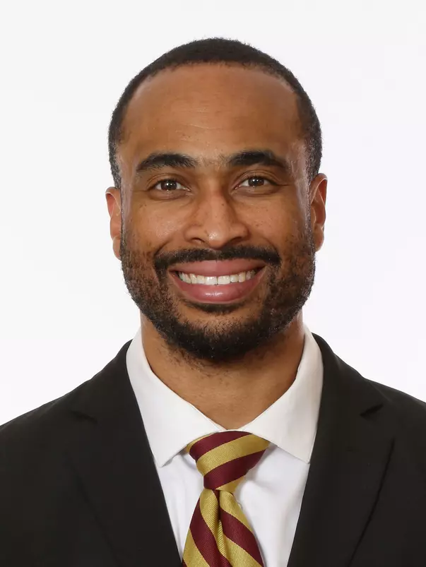 Headshots: Jabril Durham - Men's Basketball Student Manager
Use Image #25-321RL (076)