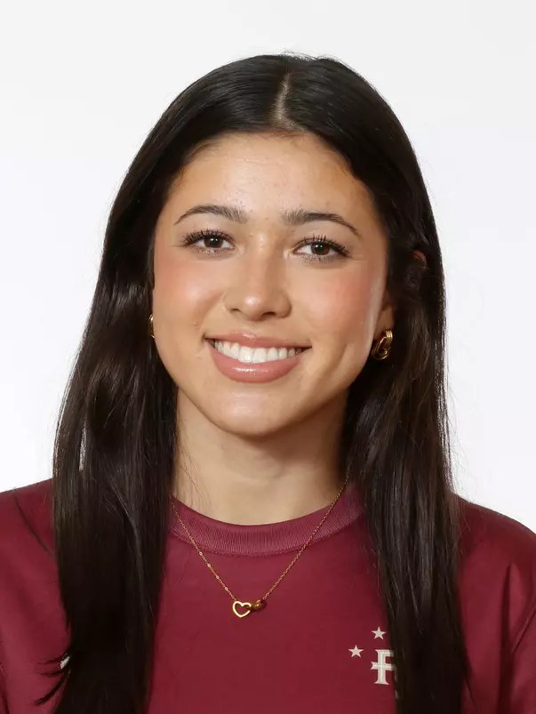 Headshots: Nawreen Ahmad - Soccer
Use Image #26-186RL (023)