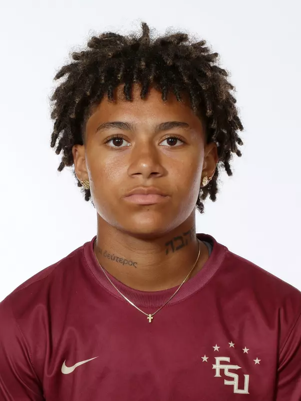 Headshots: Ashley Henderson - Soccer
Use Image #26-186RL (056)