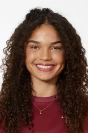 Headshots: Olivia Page - Soccer
Use Image #26-186RL (068)
