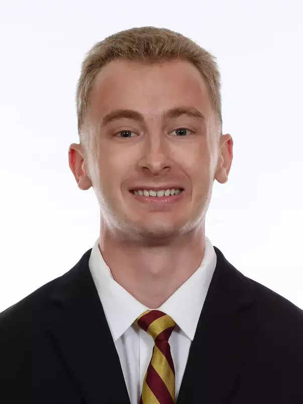 Headshots: Daniel Bell V - Men's Basketball Manager
Use Image #26-245RL (027)