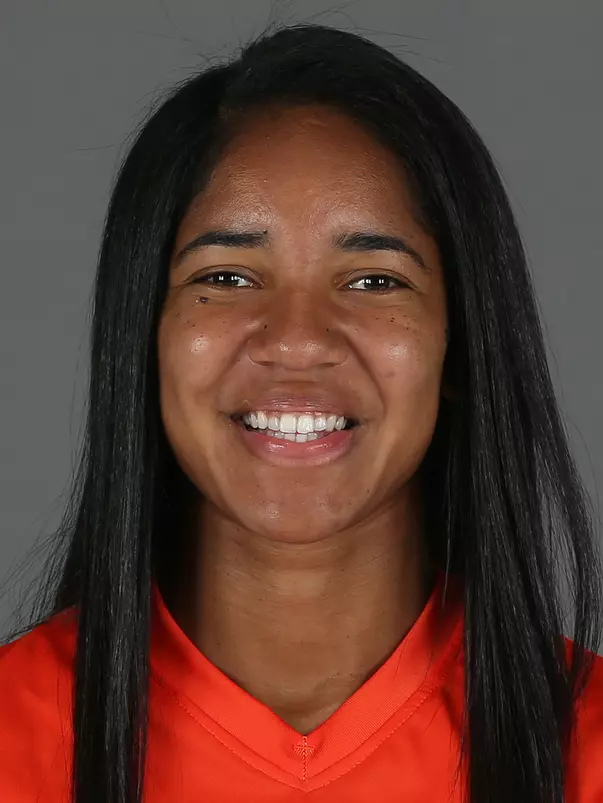 Lais Araujo headshot