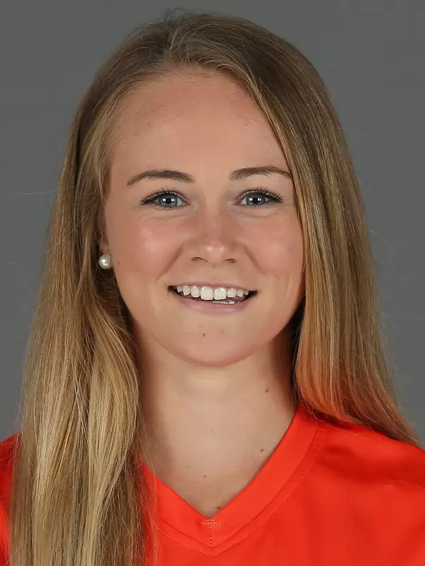 Alyssa Howell headshot