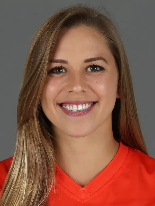 Cassie Owens headshot