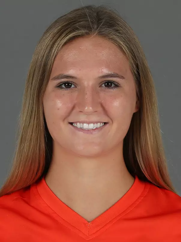 Tess Sapone headshot