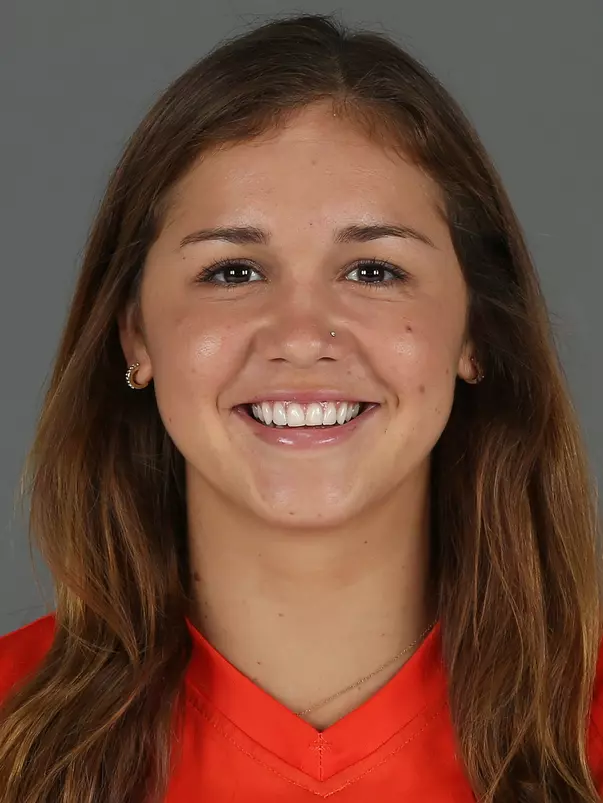 Mayra Pelayo headshot