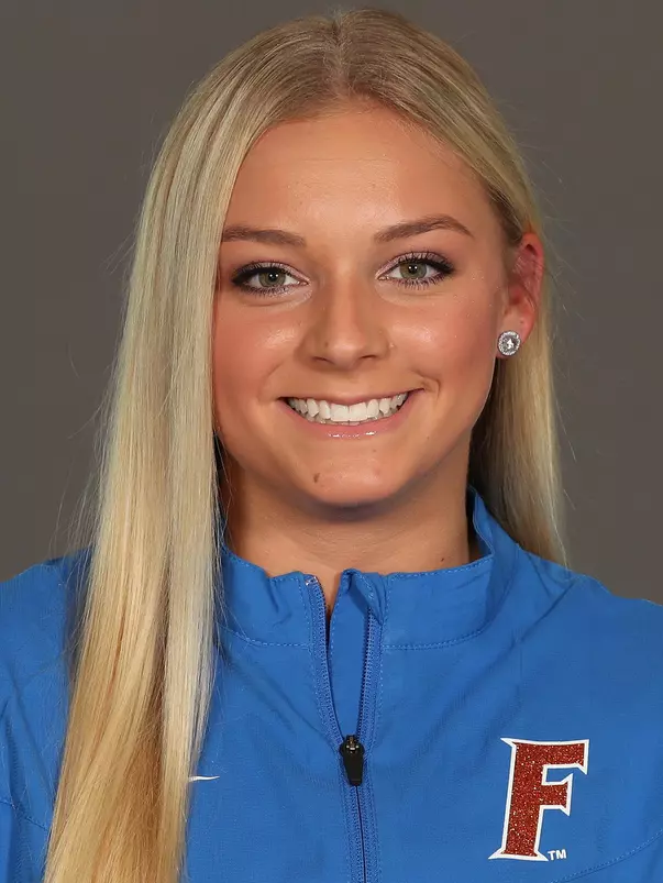 Alyssa Baumann, Headshot