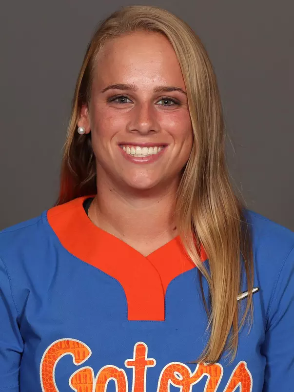 GoelzKinsey_Softball_Headshot_200827_1377.jpg