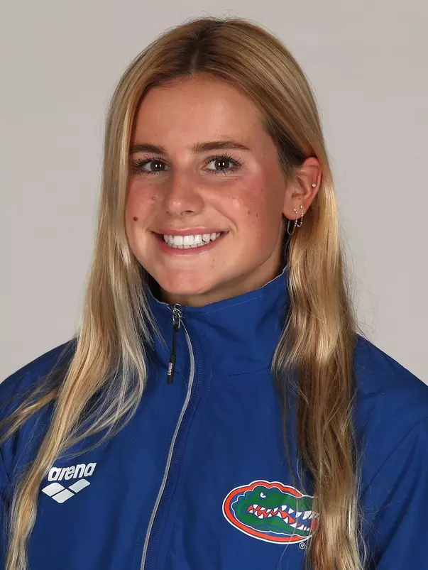 Talia Bates Headshot