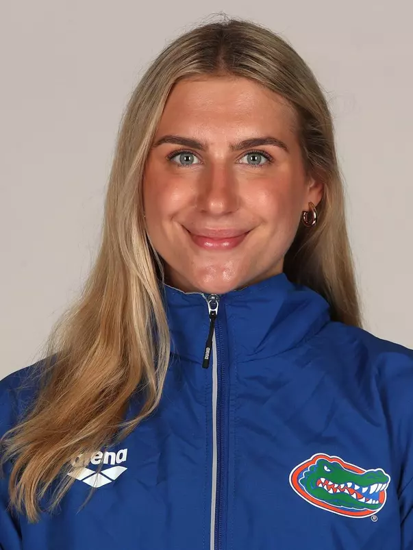 HattonEllie_Headshot